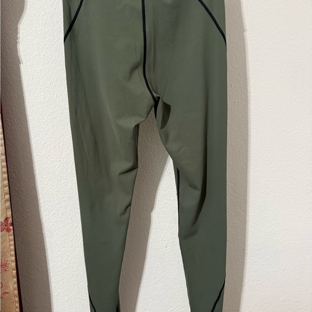 Bandier SOLID & STRIPED Olive Leggings with Black Details - Picture 5 of 6